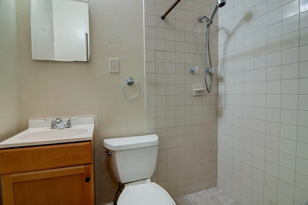 2049 NW 9TH AVENUE Gainesville, FL 32603