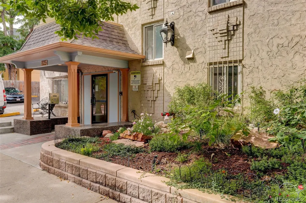 1125 Washington Street #206