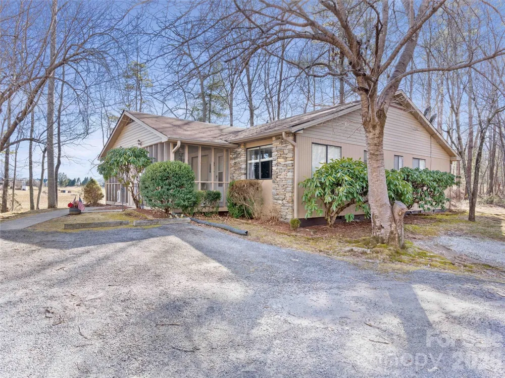 193 Freedom Road Hendersonville, NC 28792