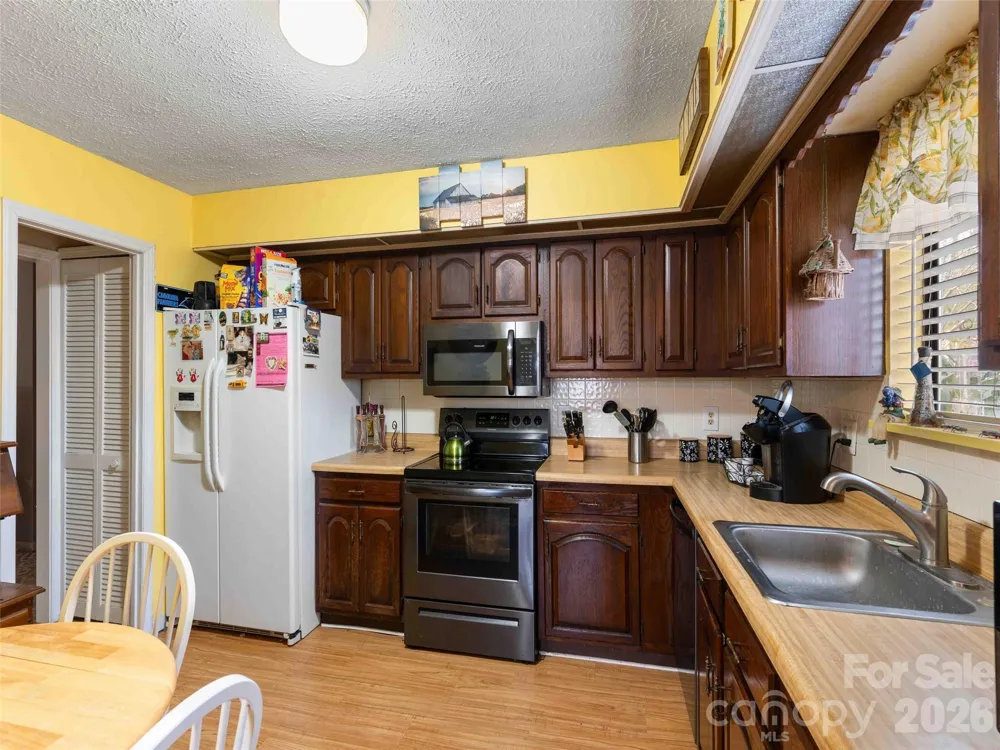 193 Freedom Road Hendersonville, NC 28792