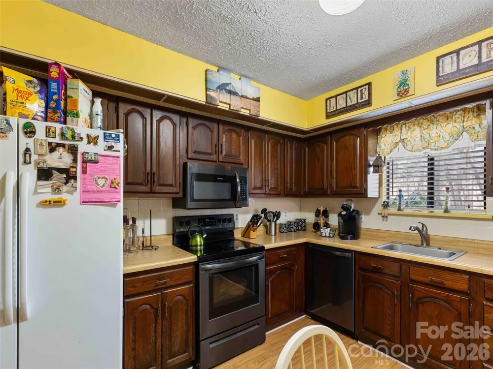 193 Freedom Road Hendersonville, NC 28792