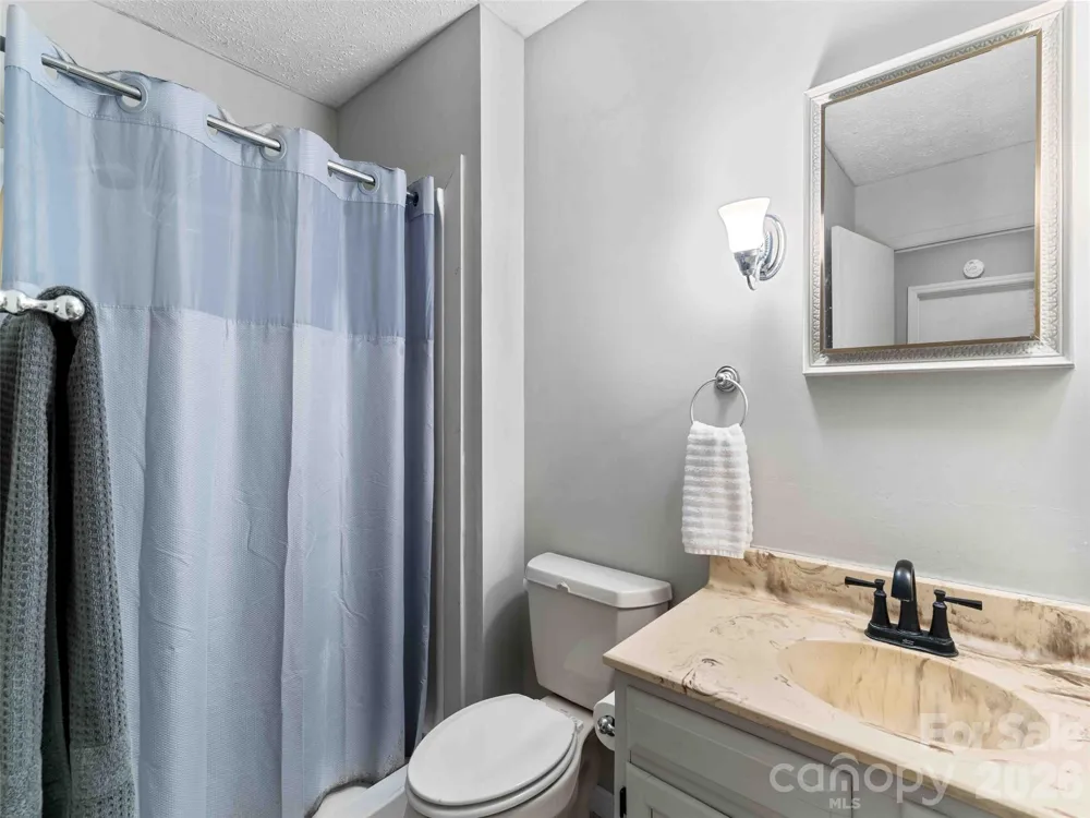 193 Freedom Road Hendersonville, NC 28792