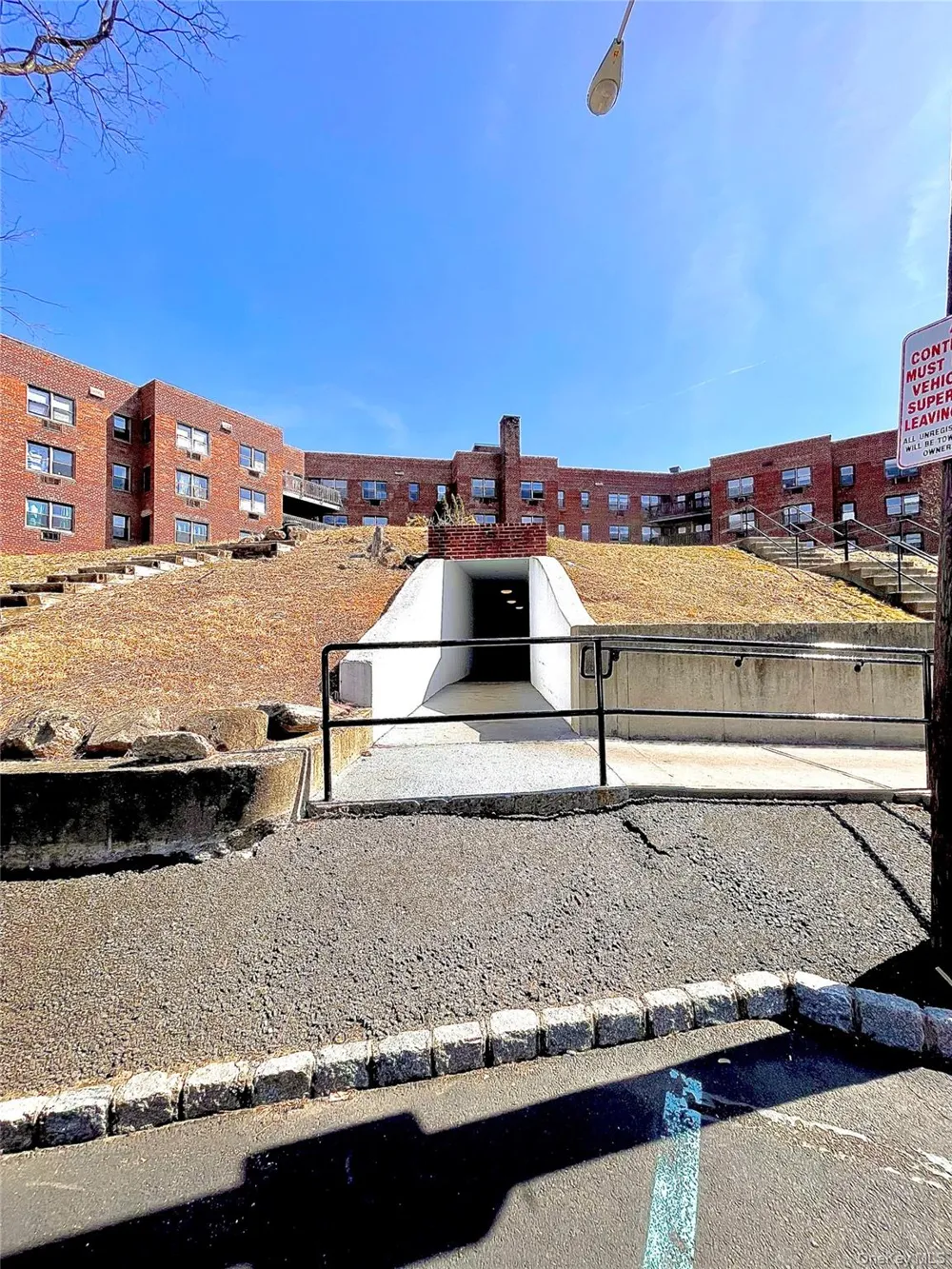 5 Oakdale Manor #B18 Suffern, NY 10901