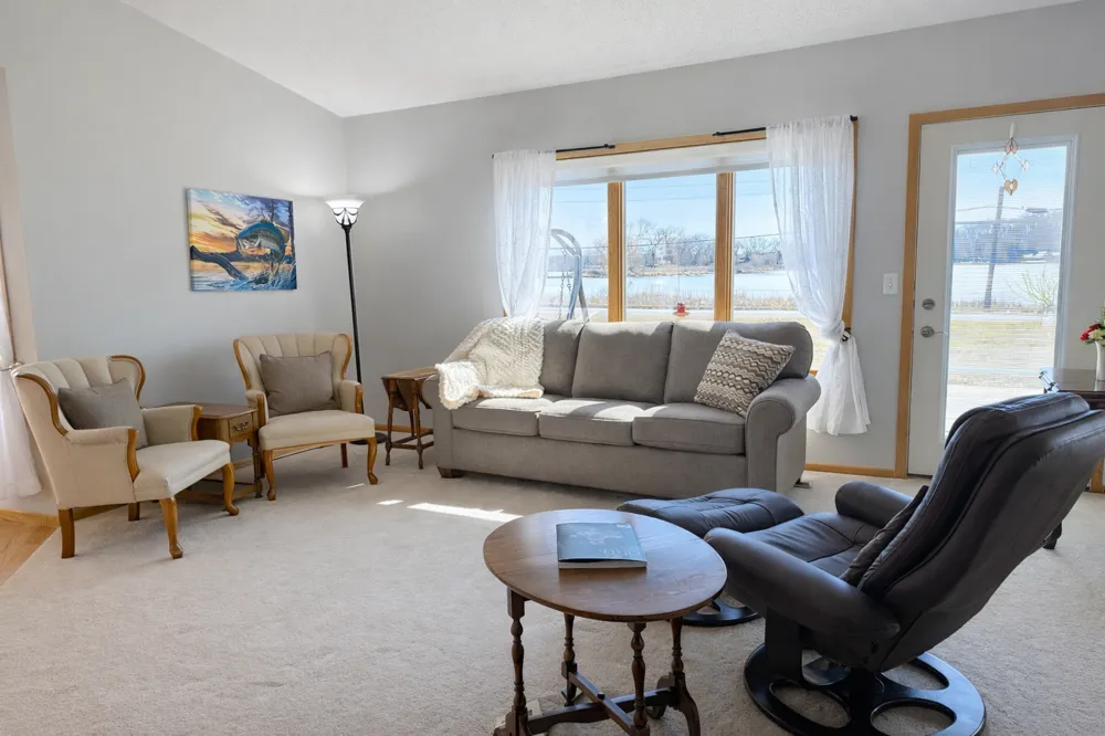 1960 Long Bridge Road Detroit Lakes, MN 56501