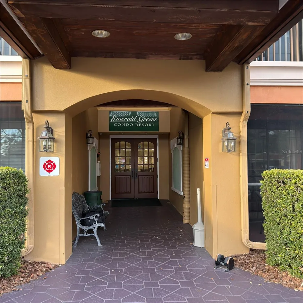 13941 CLUBHOUSE DRIVE #208 Tampa, FL 33618