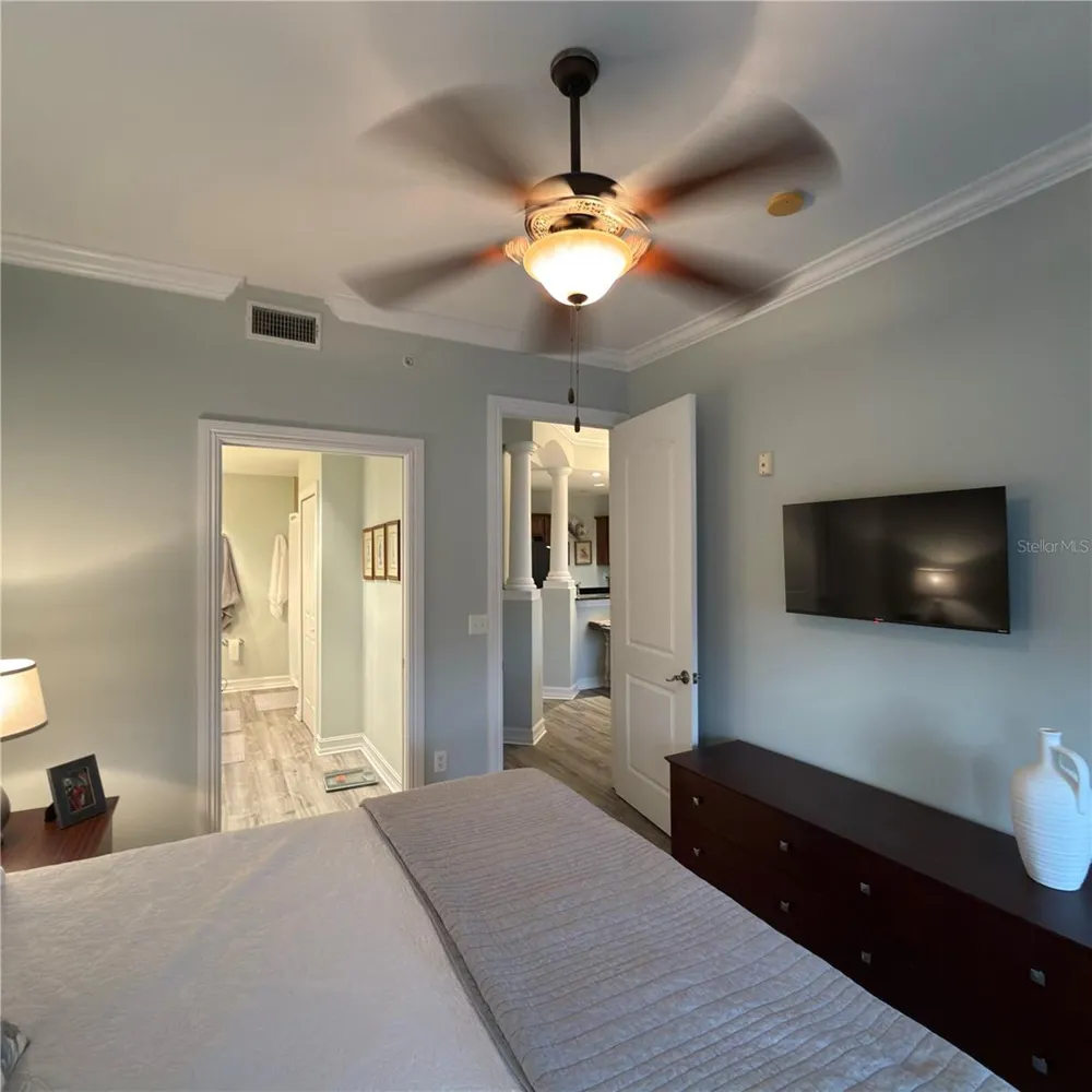 13941 CLUBHOUSE DRIVE #208 Tampa, FL 33618