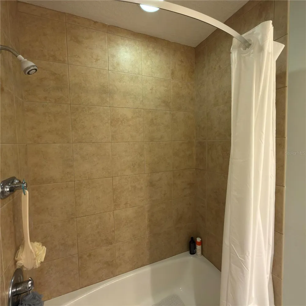 13941 CLUBHOUSE DRIVE #208 Tampa, FL 33618