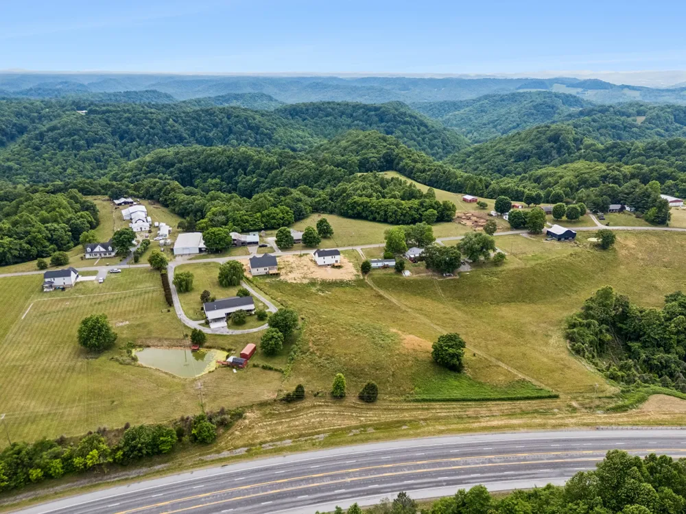 1930 Old Snow Hill Rd Dowelltown, TN 37059
