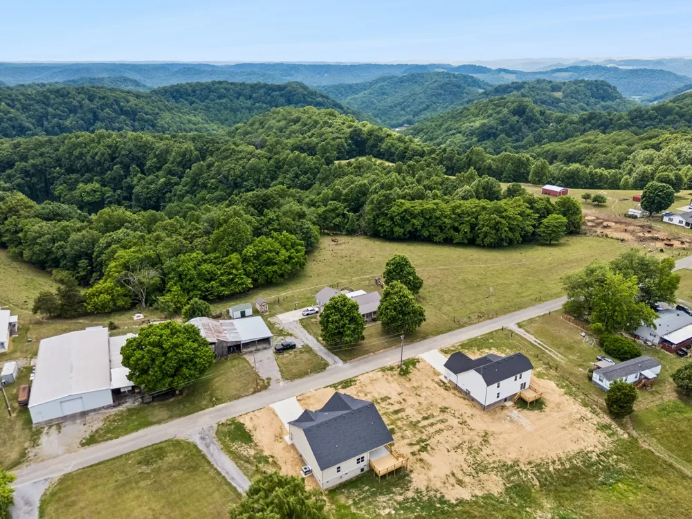 1930 Old Snow Hill Rd Dowelltown, TN 37059