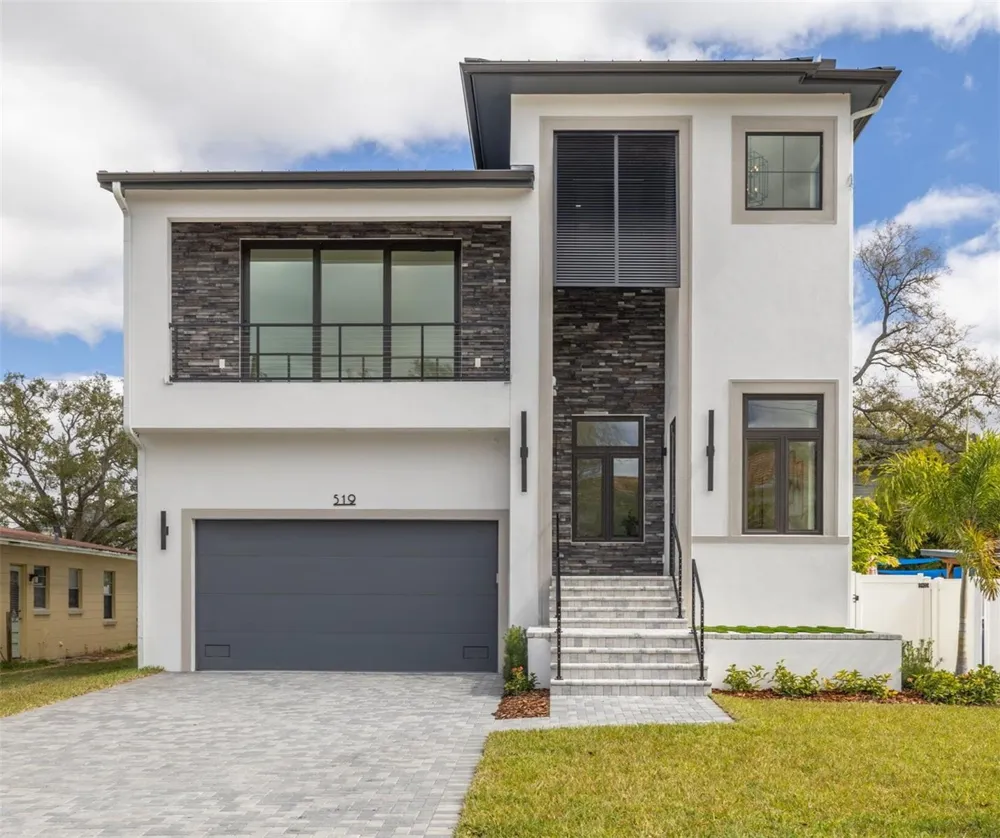 519 W DAVIS BOULEVARD