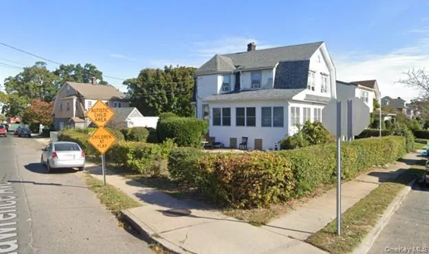 274 Lawrence Avenue Lawrence, NY 11559