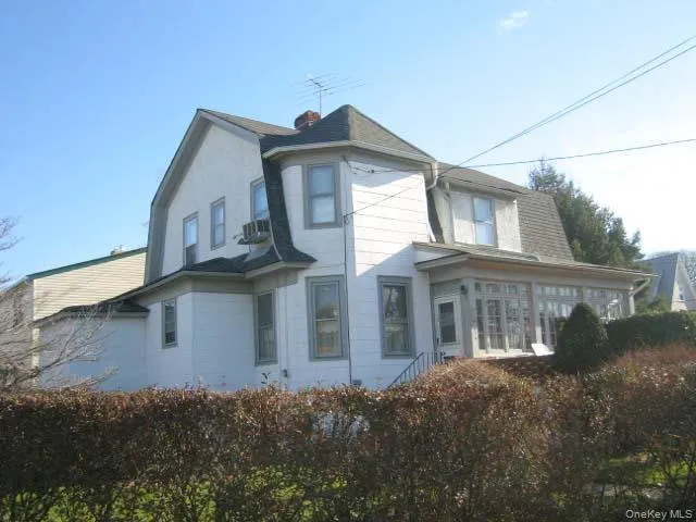 274 Lawrence Avenue Lawrence, NY 11559