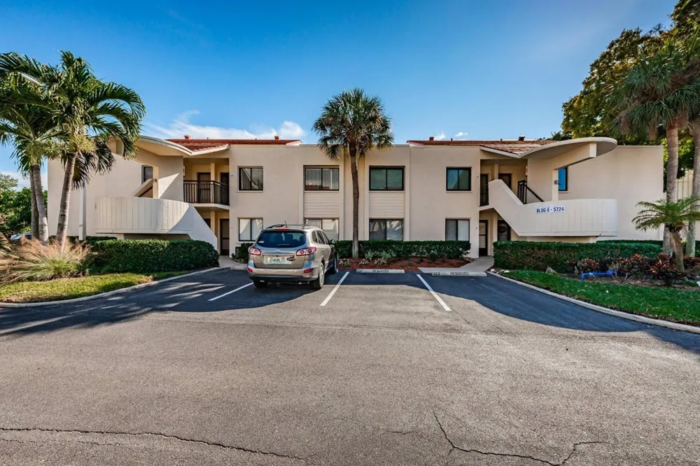 5724 PUERTA DEL SOL BOULEVARD S #248 St Petersburg, FL 33715