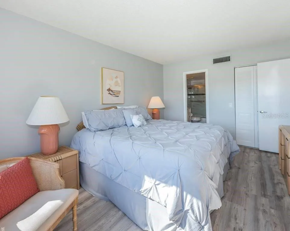 5724 PUERTA DEL SOL BOULEVARD S #248 St Petersburg, FL 33715
