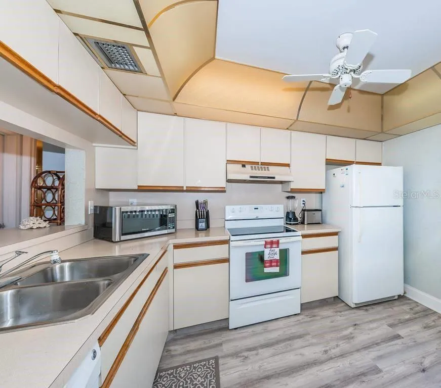 5724 PUERTA DEL SOL BOULEVARD S #248 St Petersburg, FL 33715