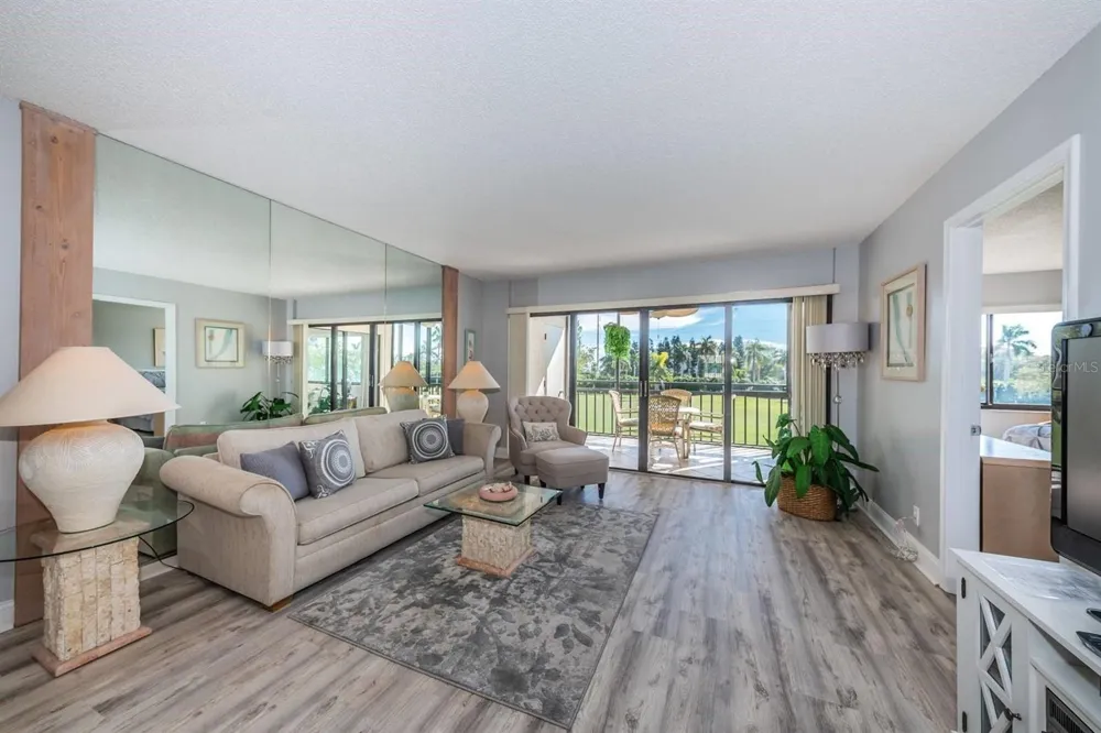 5724 PUERTA DEL SOL BOULEVARD S #248 St Petersburg, FL 33715