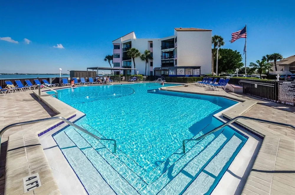 5724 PUERTA DEL SOL BOULEVARD S #248 St Petersburg, FL 33715