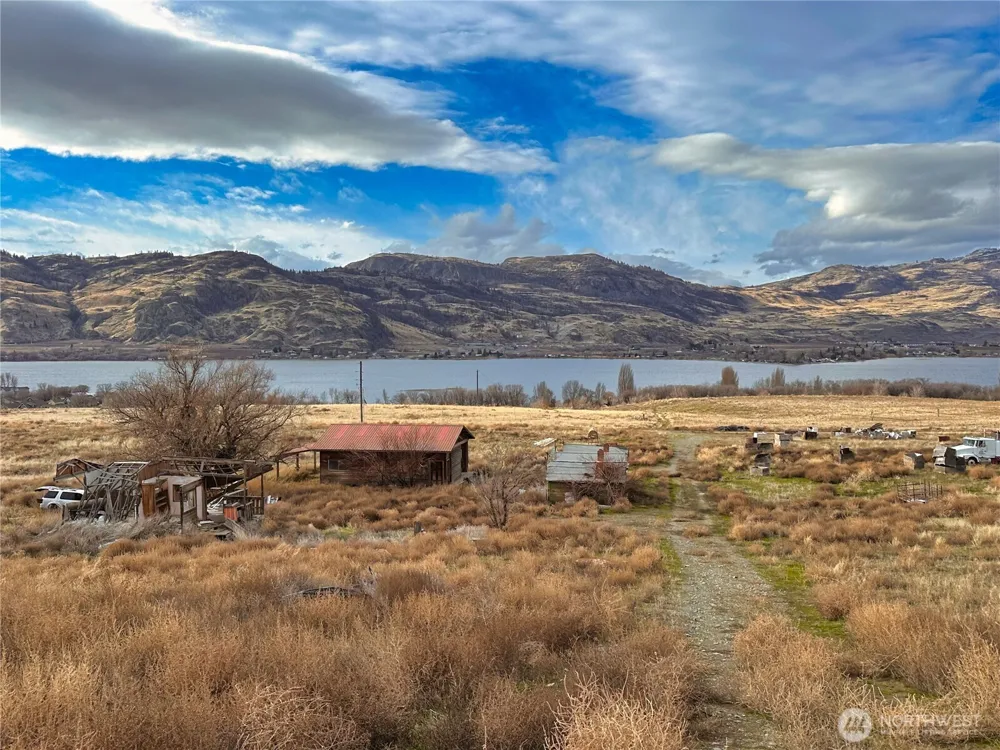 323 Eastlake Road #B Oroville, WA 98844