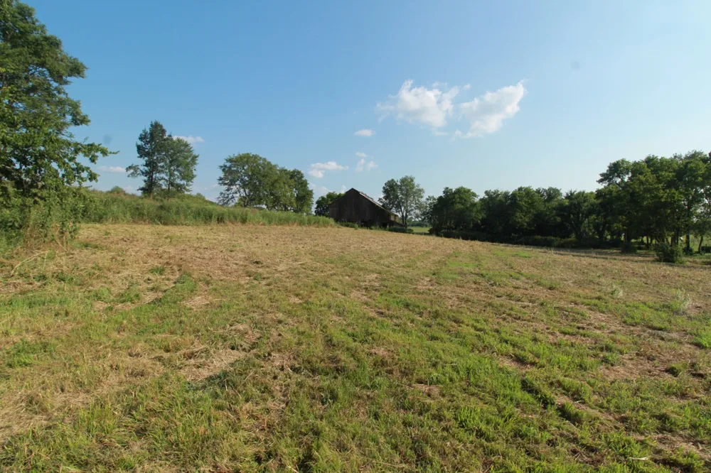 2716 Hartsville Pike Castalian Springs, TN 37031