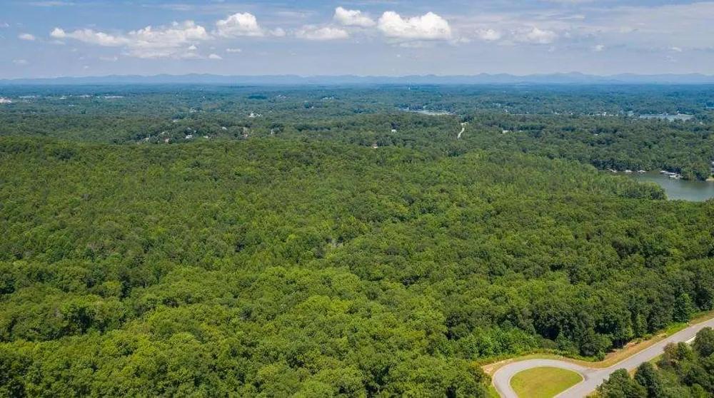 6825 Lookout Dawsonville, GA 30534