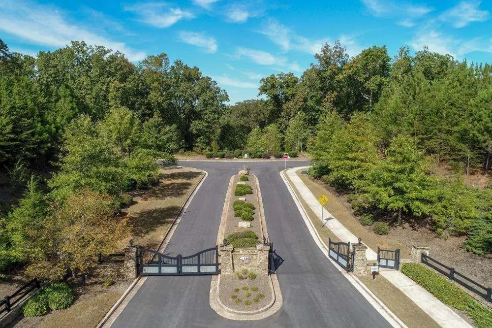 6825 Lookout Dawsonville, GA 30534