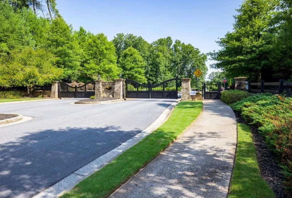 6825 Lookout Dawsonville, GA 30534