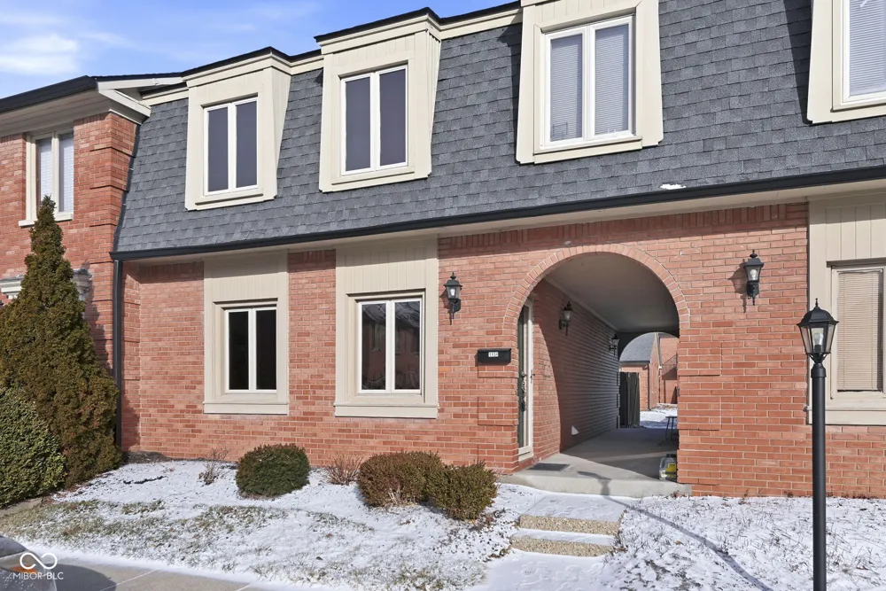 1154 Canterbury Square