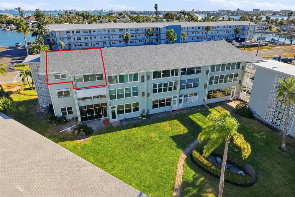 1898 SHORE DRIVE S #319 South Pasadena, FL 33707