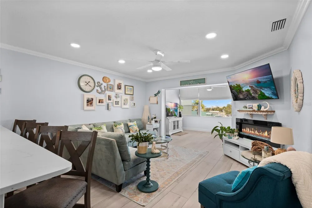 1898 SHORE DRIVE S #319 South Pasadena, FL 33707