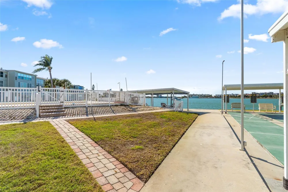 1898 SHORE DRIVE S #319 South Pasadena, FL 33707