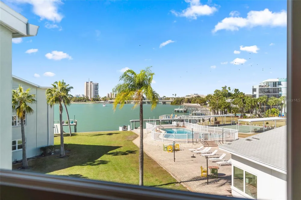 1898 SHORE DRIVE S #319 South Pasadena, FL 33707