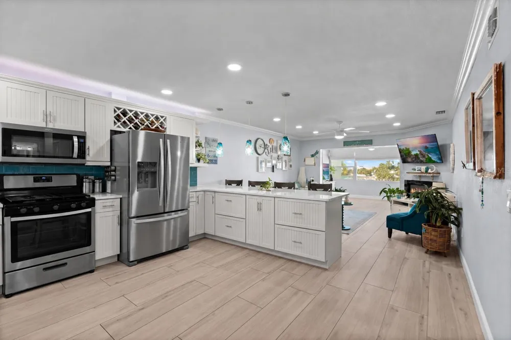 1898 SHORE DRIVE S #319 South Pasadena, FL 33707