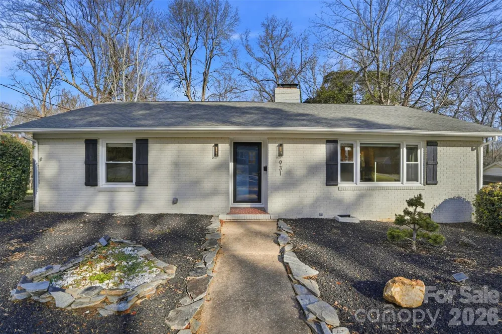 931 Hickory Nut Street