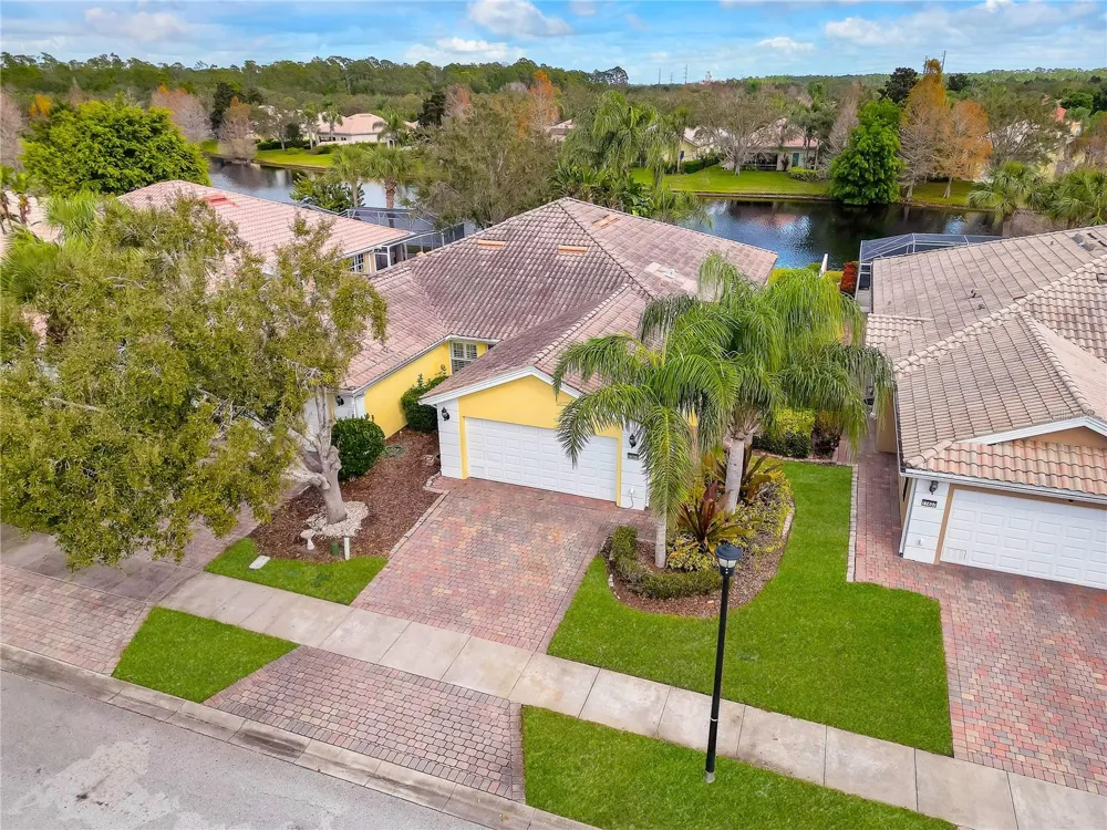11831 FAN TAIL LANE Orlando, FL 32827