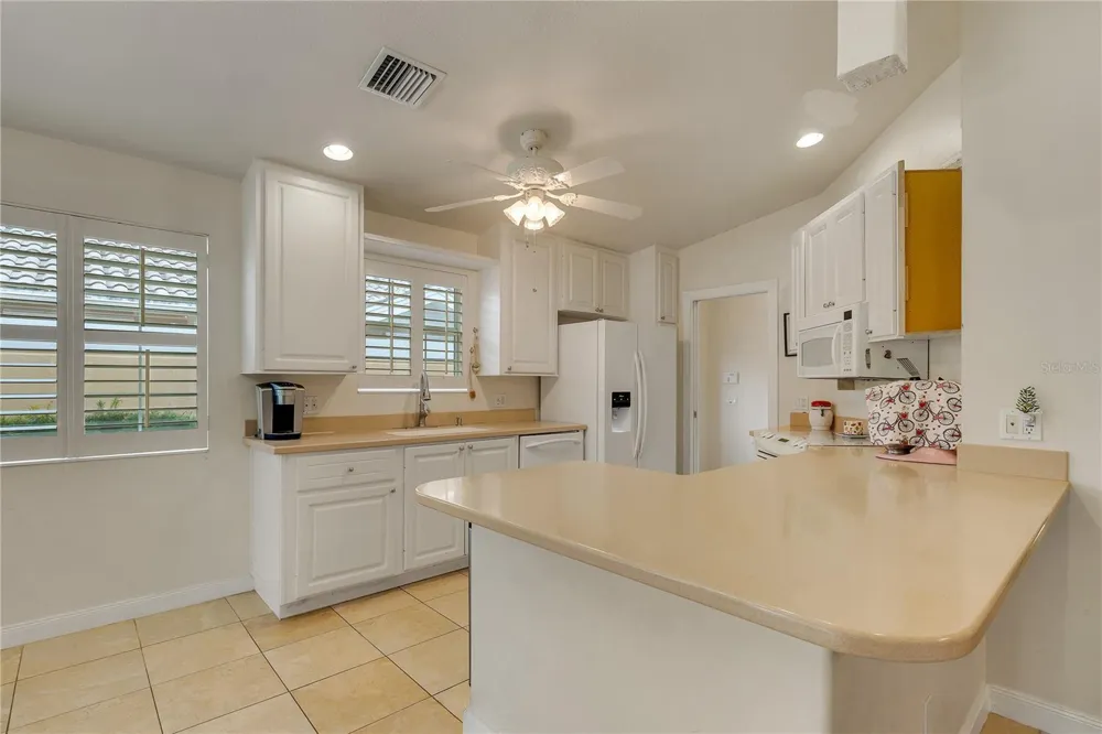 11831 FAN TAIL LANE Orlando, FL 32827