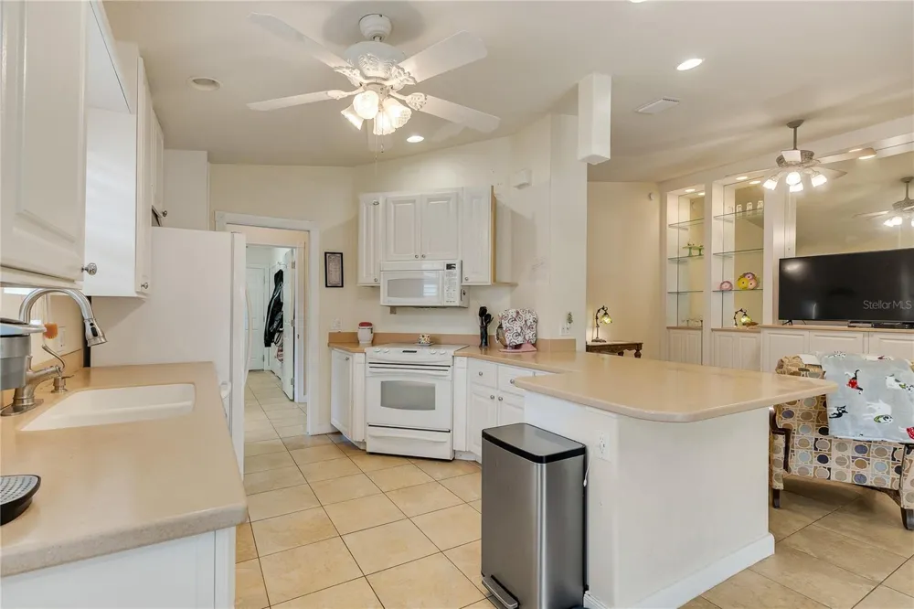 11831 FAN TAIL LANE Orlando, FL 32827