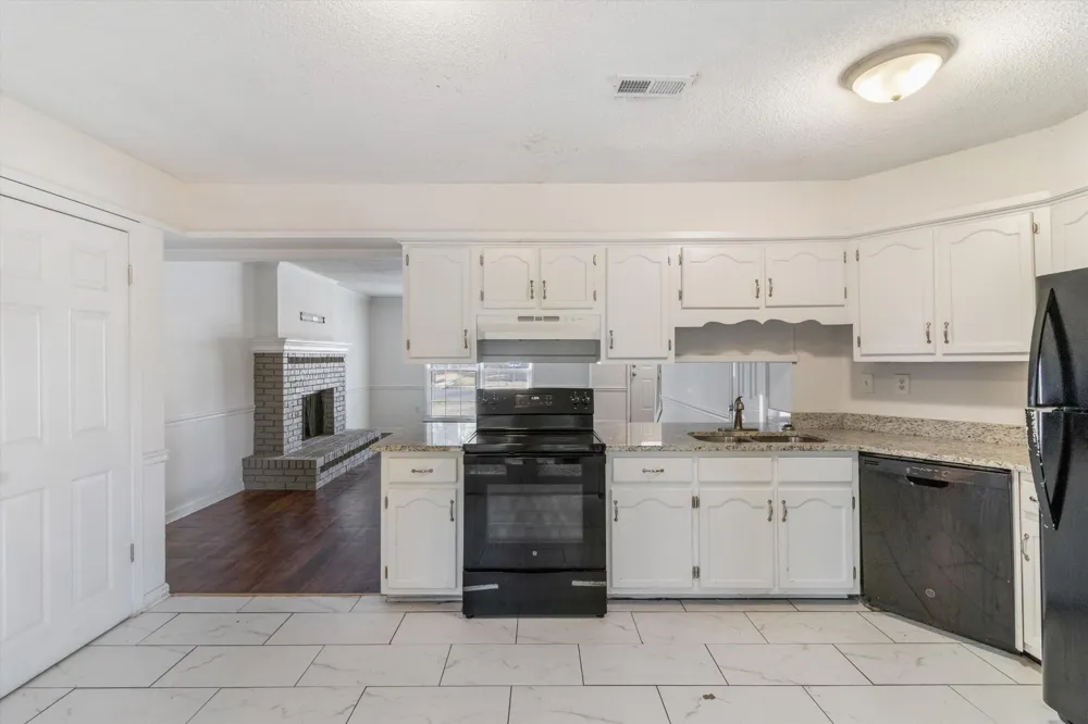 6289 KIRBY DOWNS DR Memphis, TN 38115