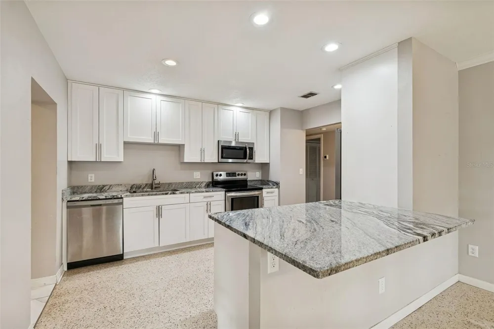 308 BRENTWOOD DRIVE Temple Terrace, FL 33617