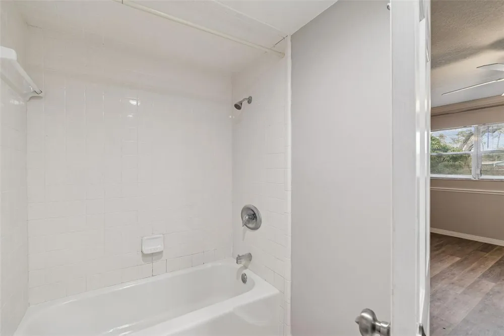 308 BRENTWOOD DRIVE Temple Terrace, FL 33617