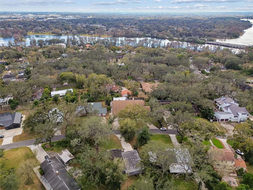 308 BRENTWOOD DRIVE Temple Terrace, FL 33617