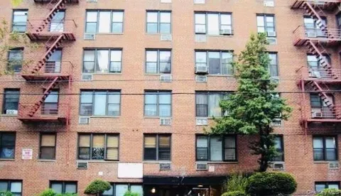 83-30 Vietor Avenue #413