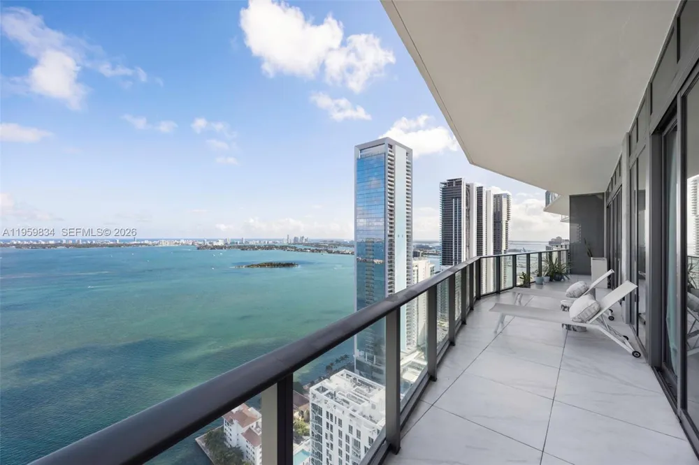 460 NE 28th St #PH 4002 Miami, FL 33137