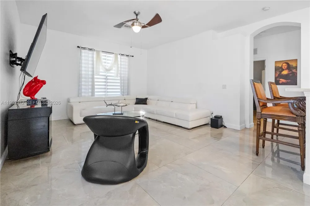 2025 NW 7th ter Cape Coral, FL 33993