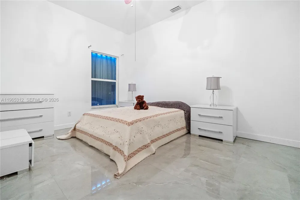 2025 NW 7th ter Cape Coral, FL 33993