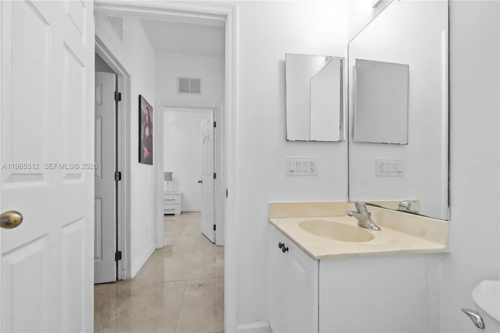 2025 NW 7th ter Cape Coral, FL 33993