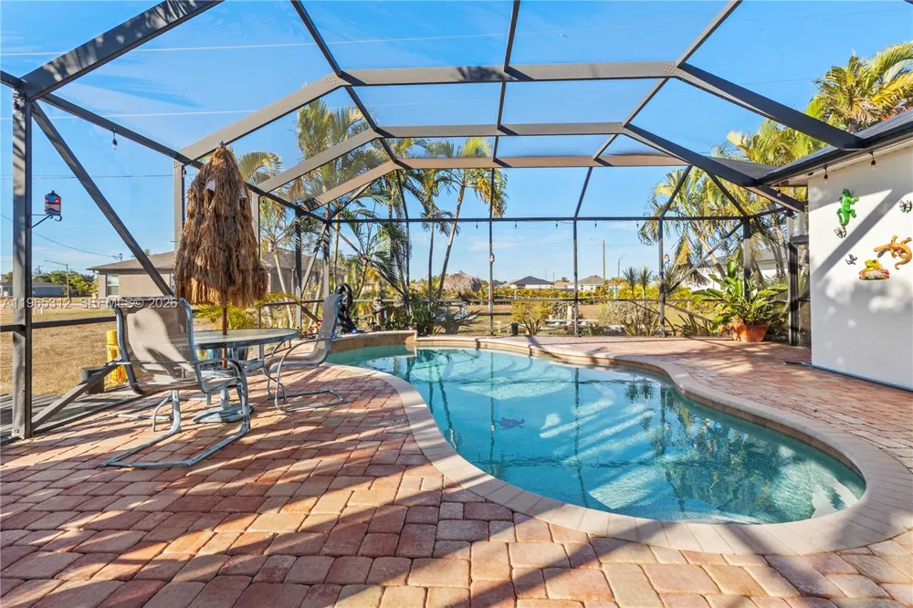 2025 NW 7th ter Cape Coral, FL 33993