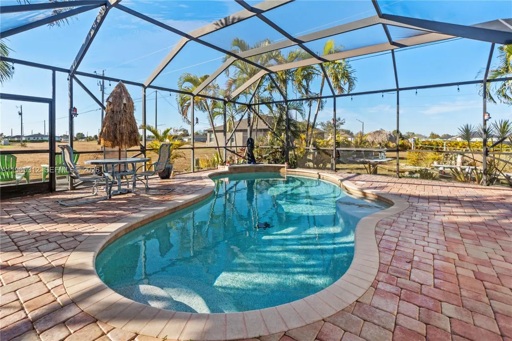 2025 NW 7th ter Cape Coral, FL 33993