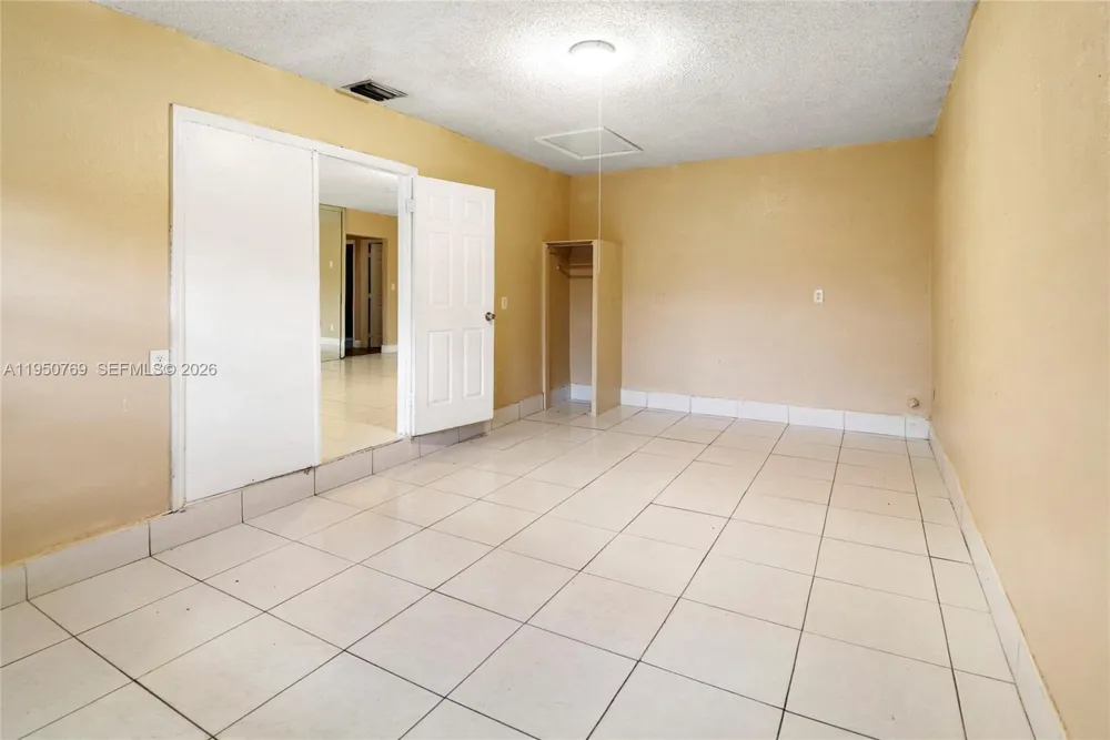 6120 SW 19th St North Lauderdale, FL 33068