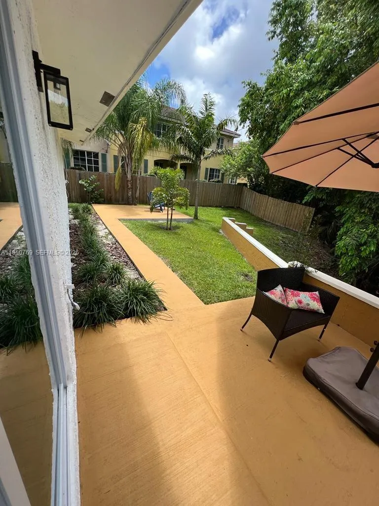 6120 SW 19th St North Lauderdale, FL 33068
