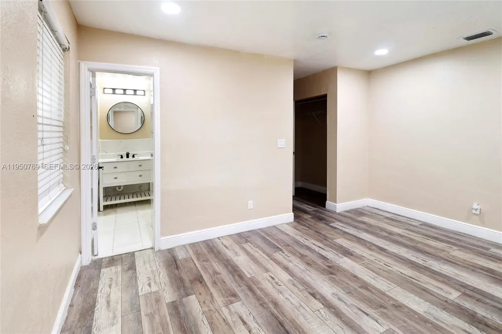 6120 SW 19th St North Lauderdale, FL 33068